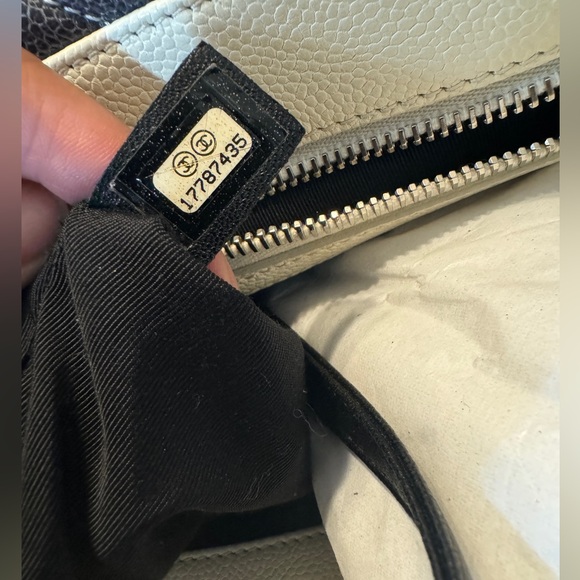 CHANEL Caviar ombré Large - Picture 10 of 11